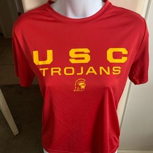 NWOT USC Trojans jersey burgundy tee with yellow lettering. Size M in youth.